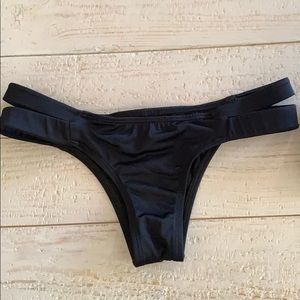 VS itsy bikin bottom